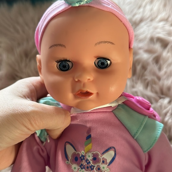 Cute Doll with magnetic soother - Picture 3 of 7